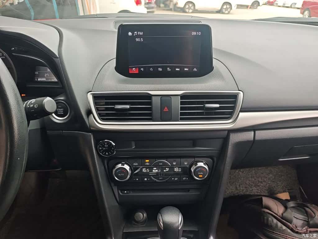 Mazda Mazda3, 2018 13
