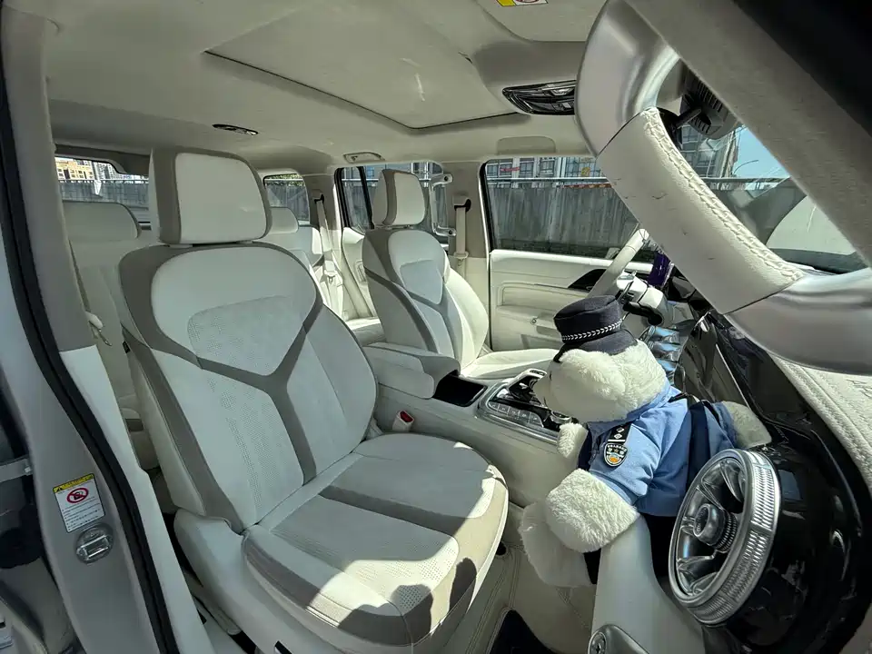 CrossBoundary Co-creation tank 300