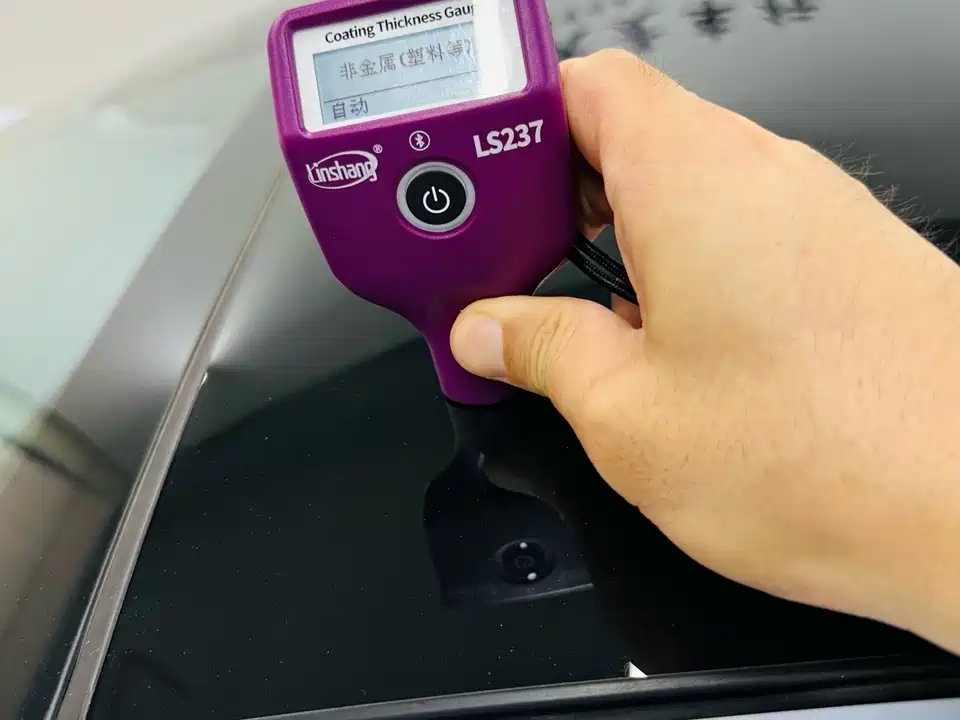 VOYAH Lantu chasing light