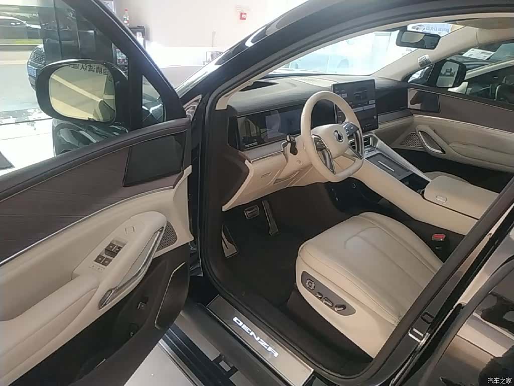 Denza N9, 2025 16