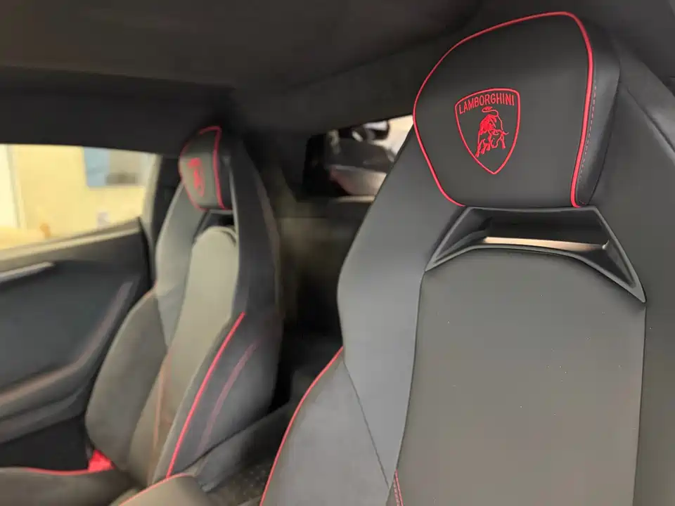 Lamborghini Revuelto Lamborghini Revuelto
