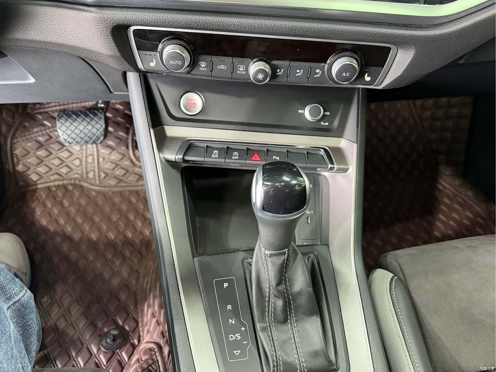 Audi Q3, 2022 12