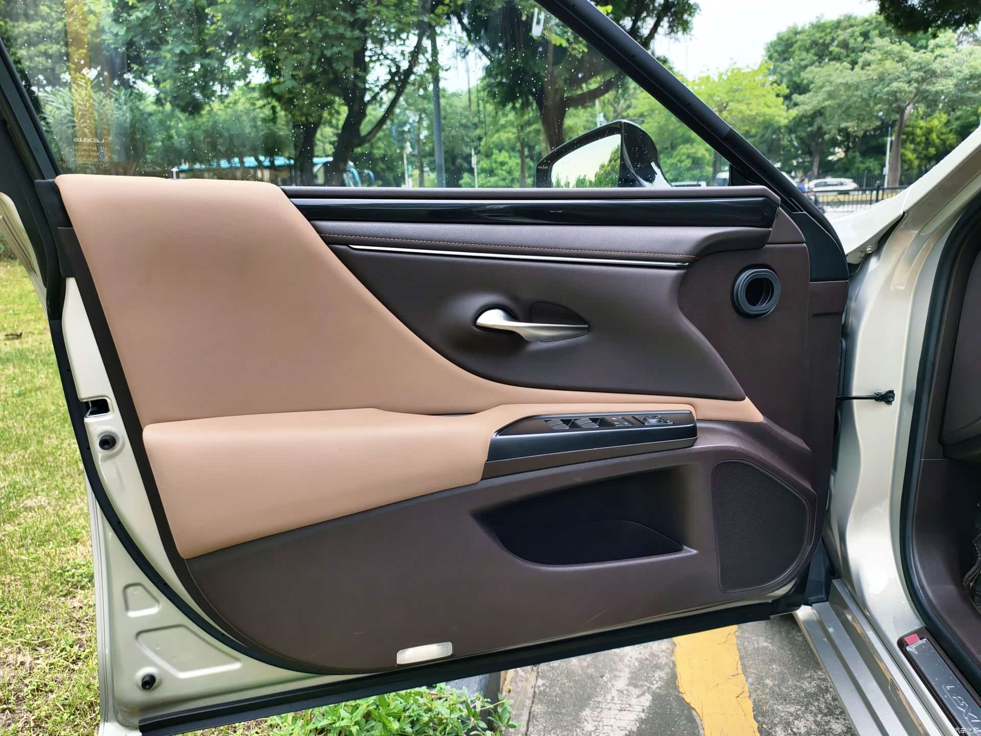 Lexus ES, 2019 25