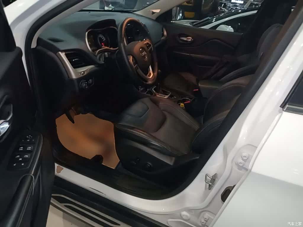 Jeep Cherokee, 2017 16