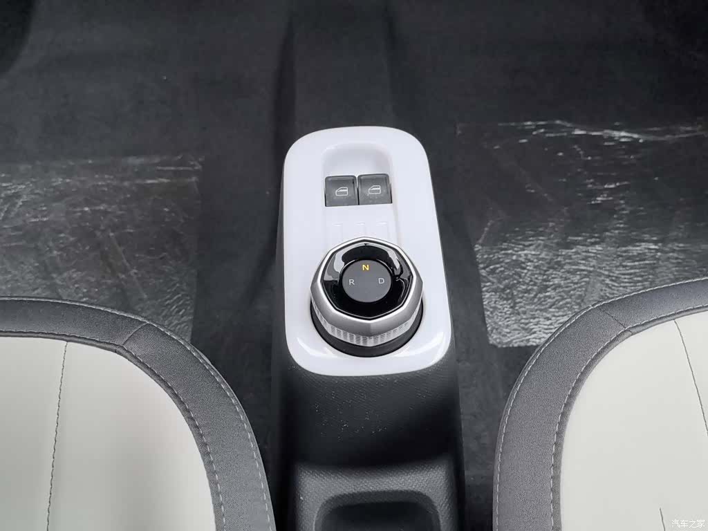 Geely Panda, 2025 13