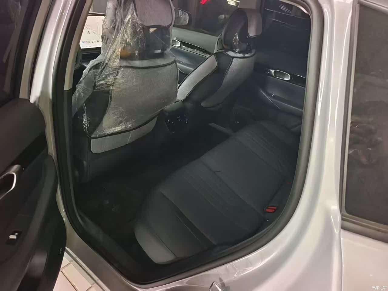 Geely Galaxy E5, 2026 4