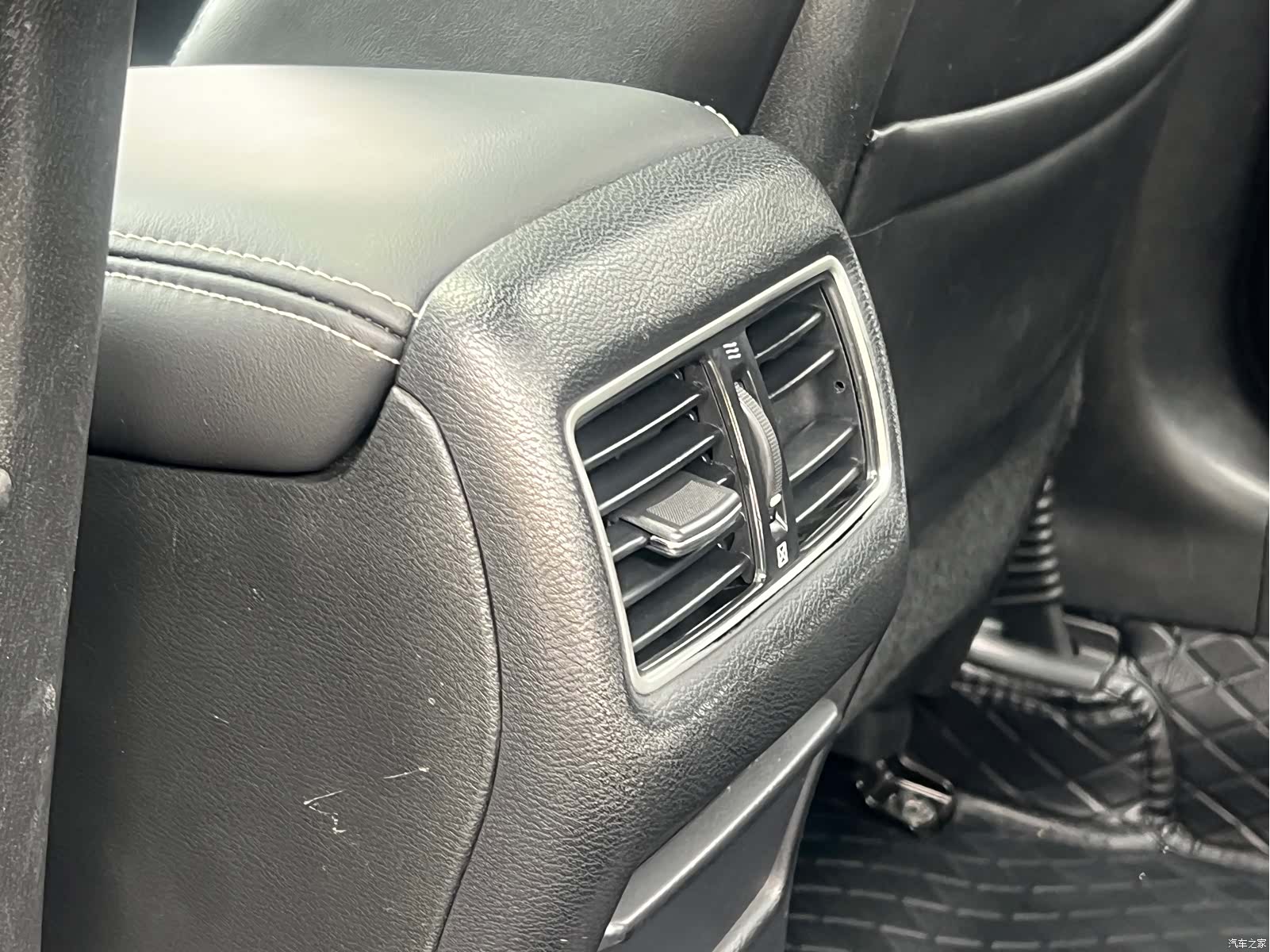Infiniti Q50L, 2015 25
