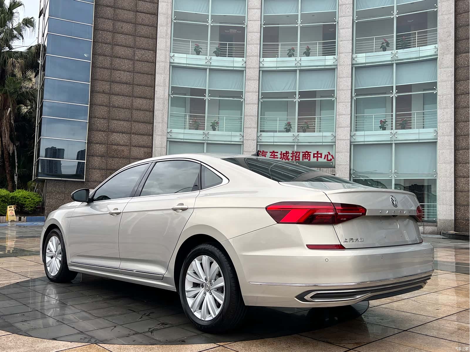Volkswagen Passat, 2020 4