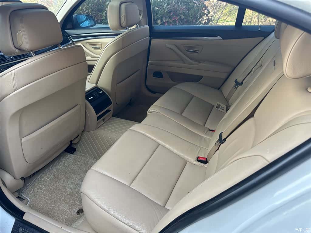 BMW 5 Series, 2012 21
