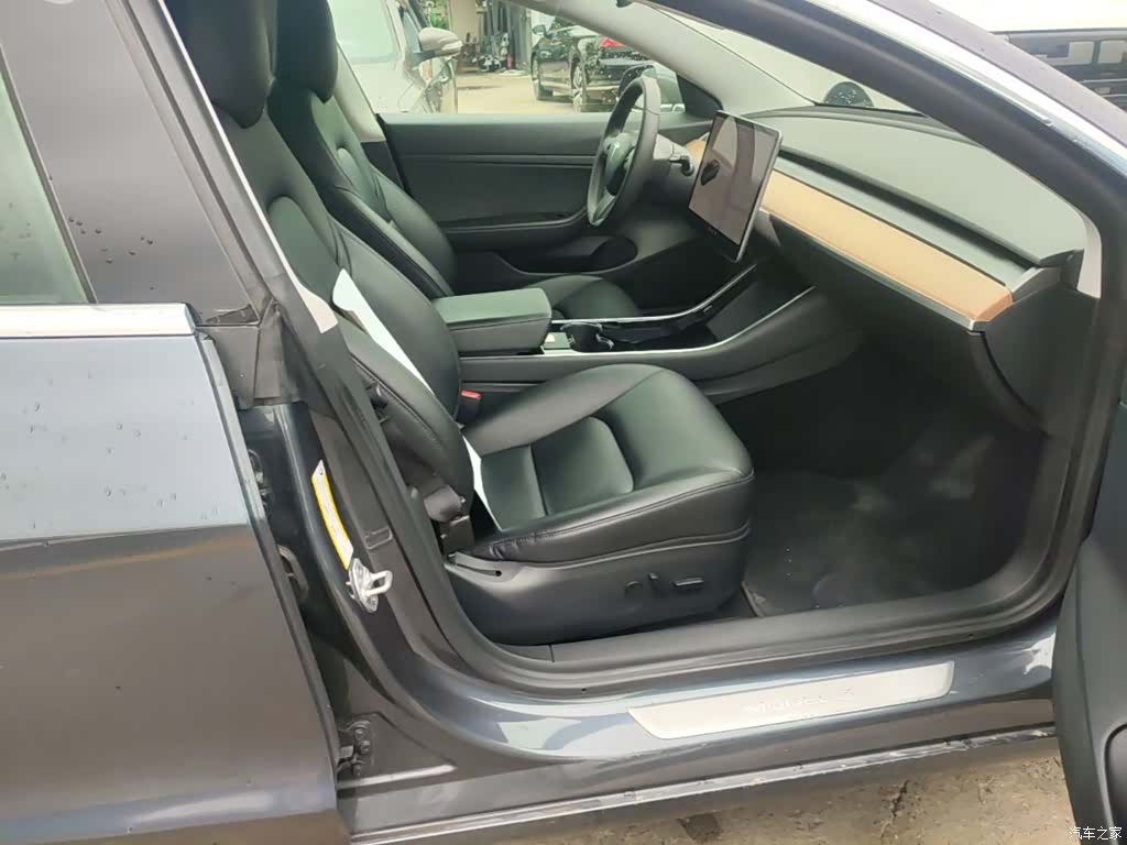 Tesla Model 3, 2020 25