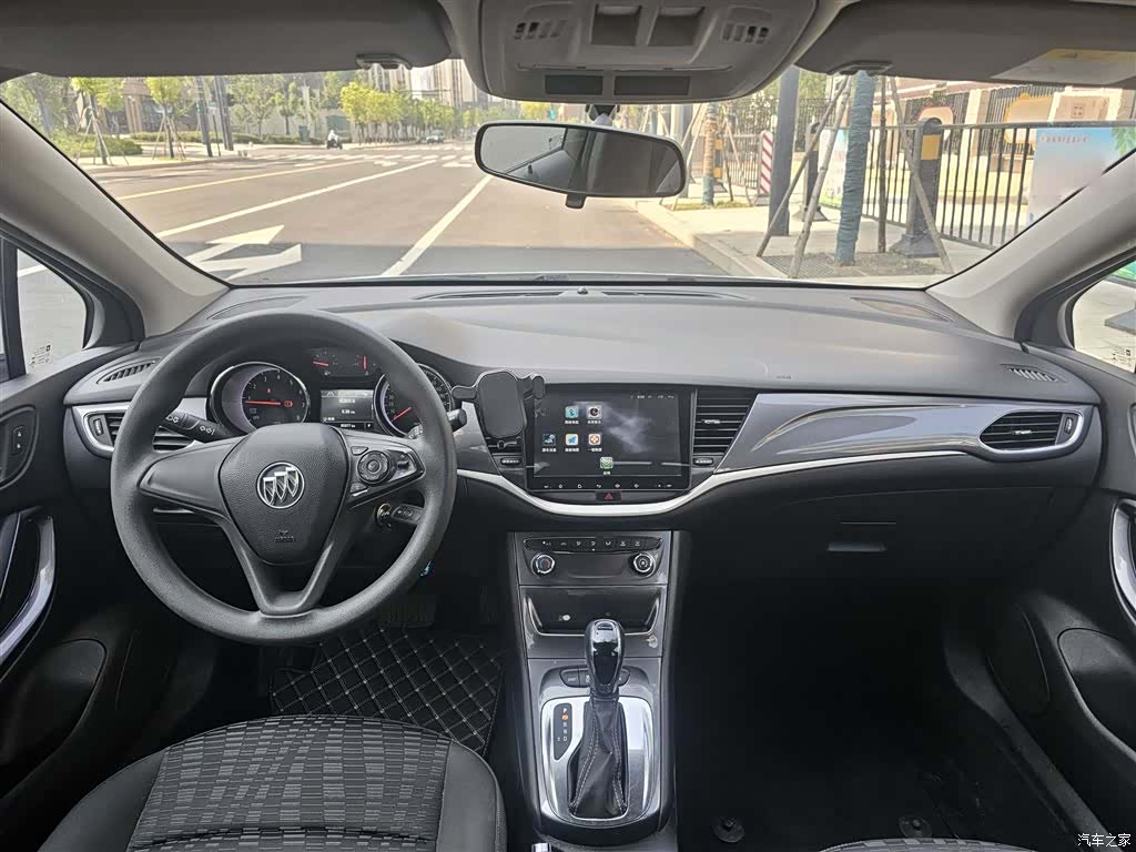 Buick Verano, 2017 10