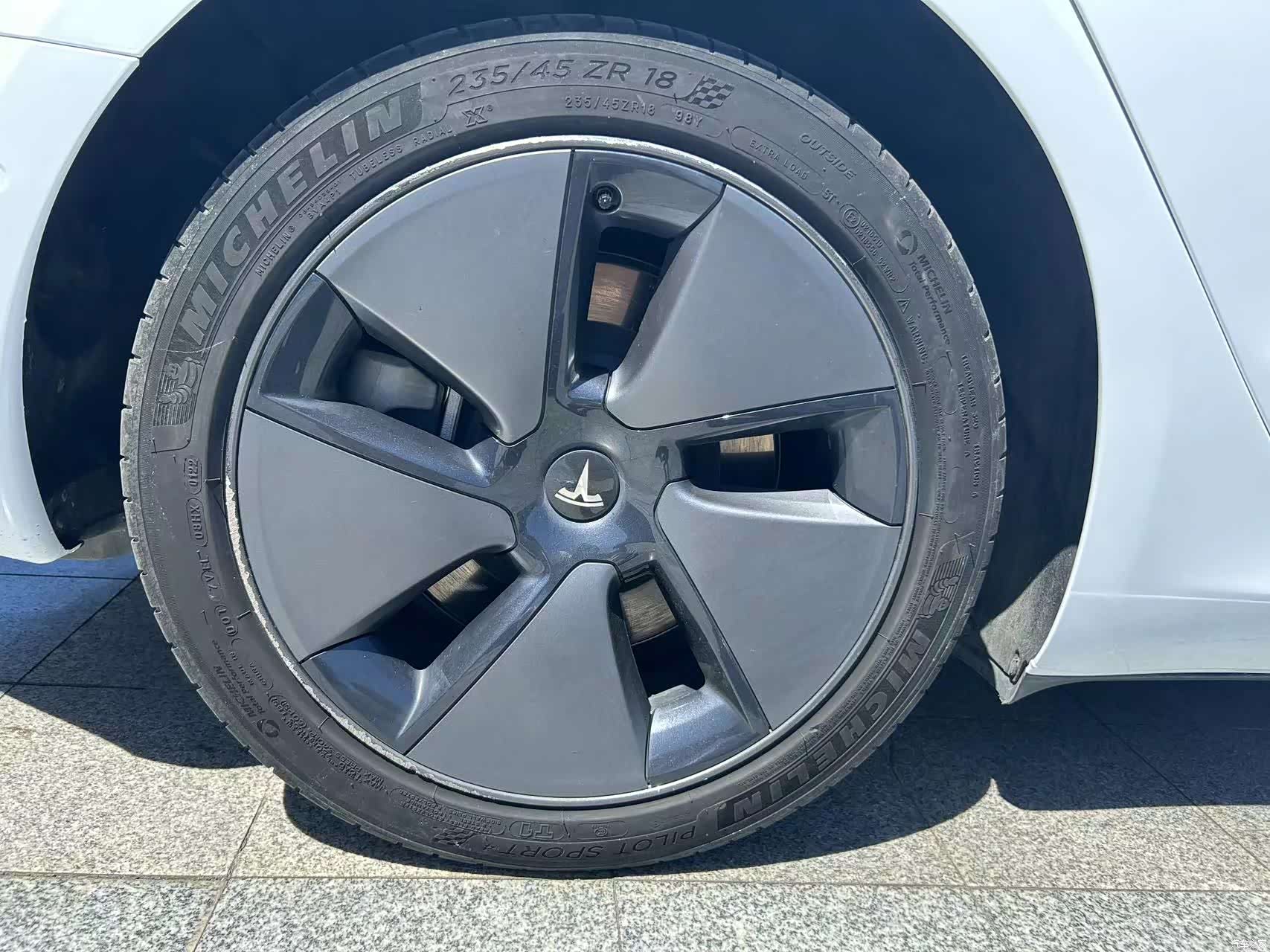 Tesla Model 3, 2022 17
