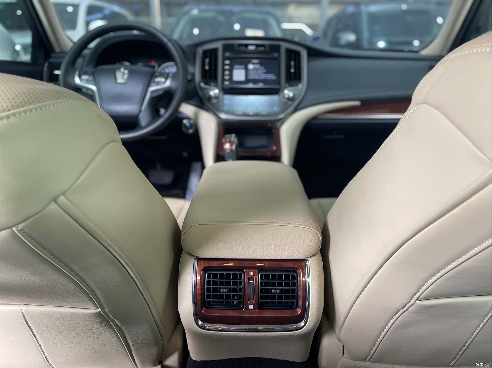 Toyota Crown, 2016 10