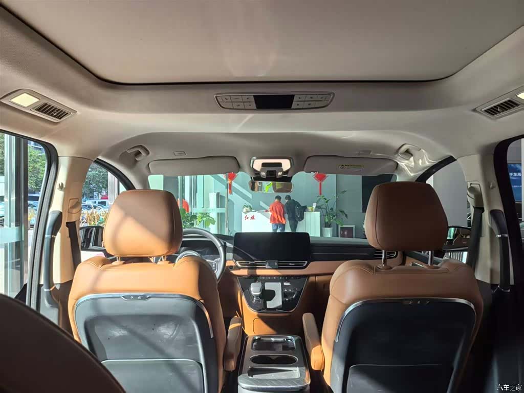 Hongqi HQ9, 2024 все фото
