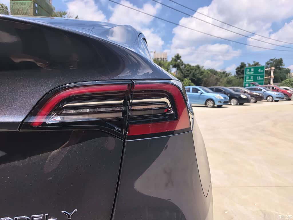 Tesla Model Y, 2021 8