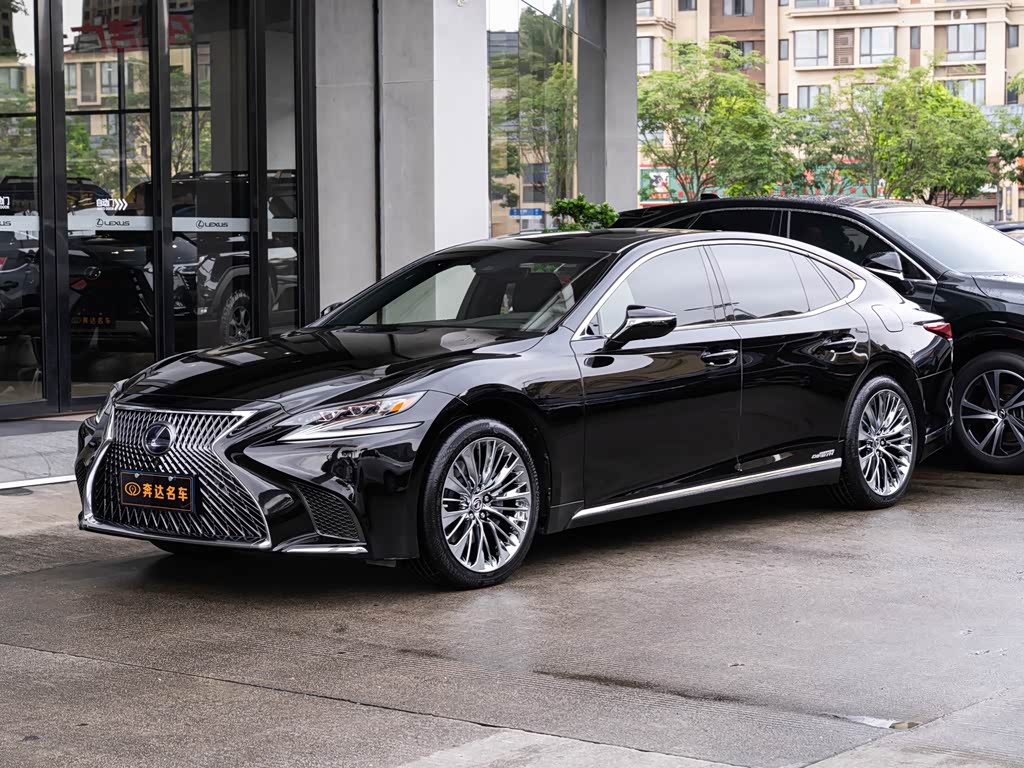Lexus LS