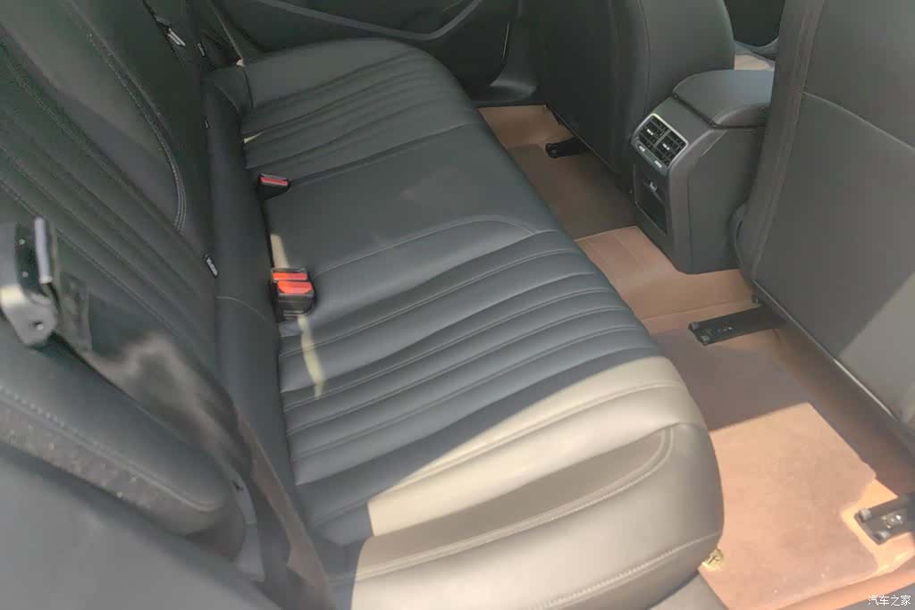 Peugeot 408, 2025 11
