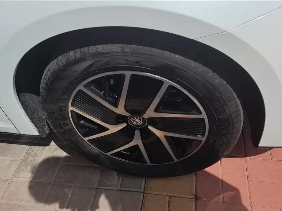 BYD Qin L BYD Qin L