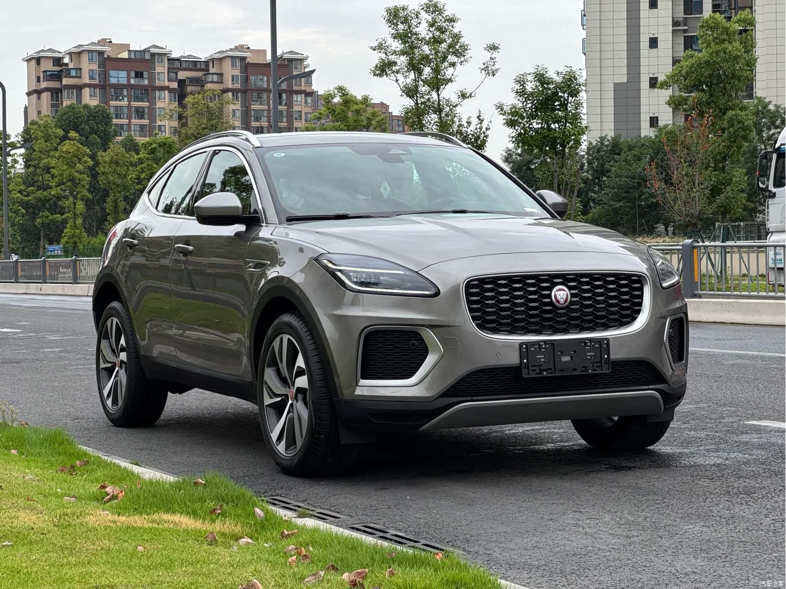 Land Rover E-PACE, 2023 3