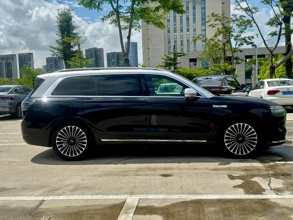 AITO Ask the world M9