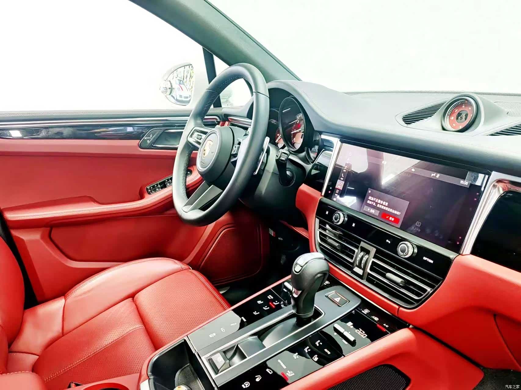 Porsche Macan, 2024 7