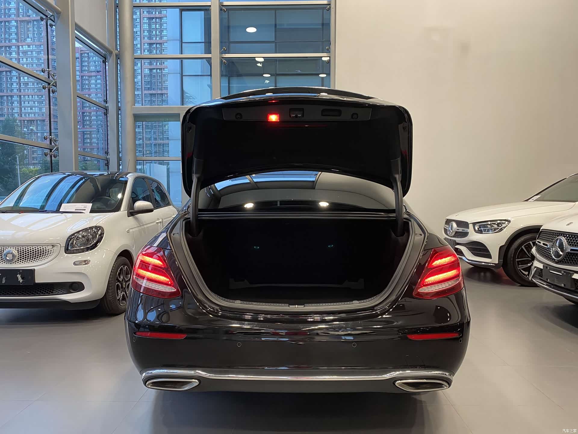 Mercedes-Benz E-Class, 2018 16