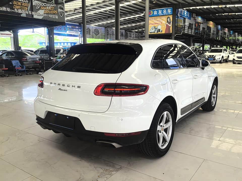 Porsche Macan