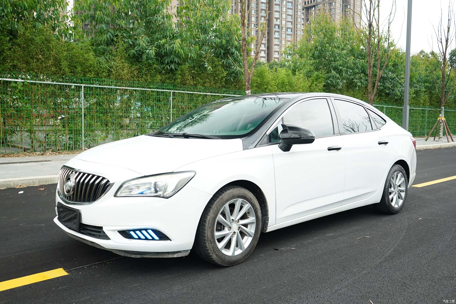 Buick Verano, 2017 1