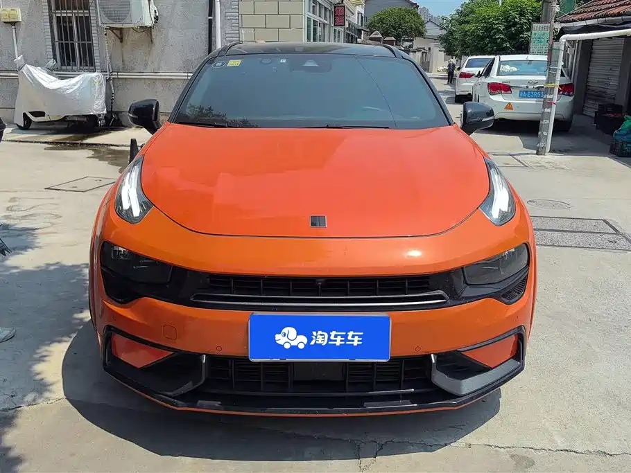 Lynk & Co 02 Hatchback