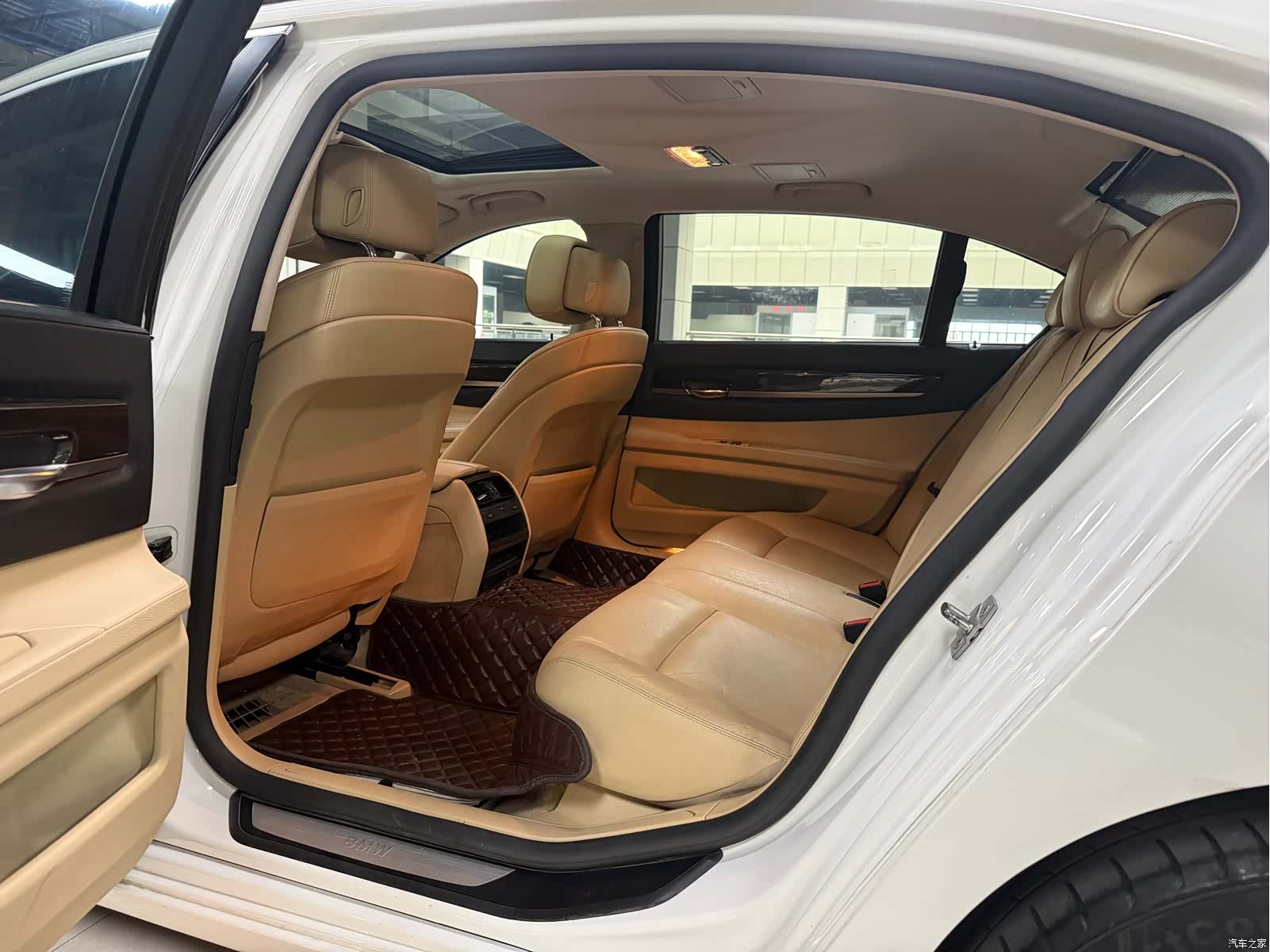 BMW 7 Series, 2012 8