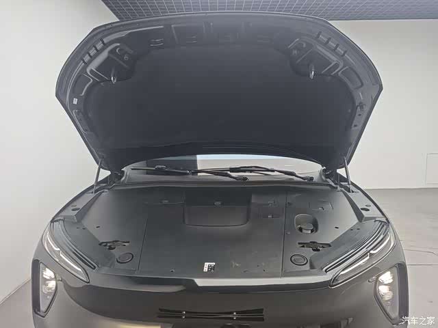 NIO ES6, 2024 18