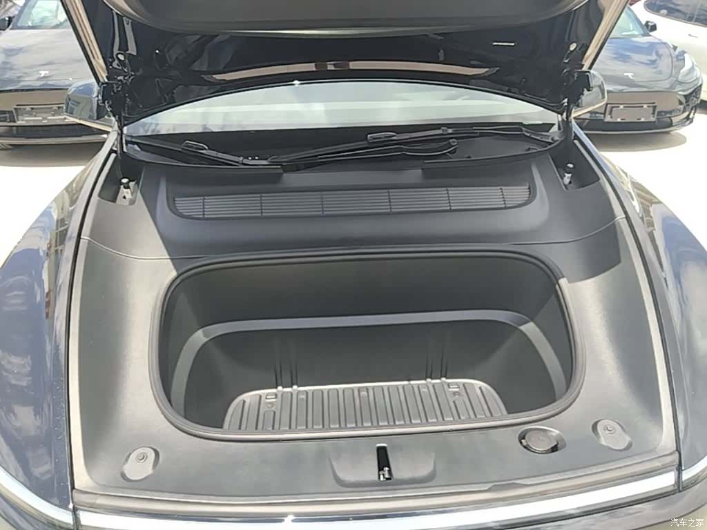 Tesla Model Y, 2025 20