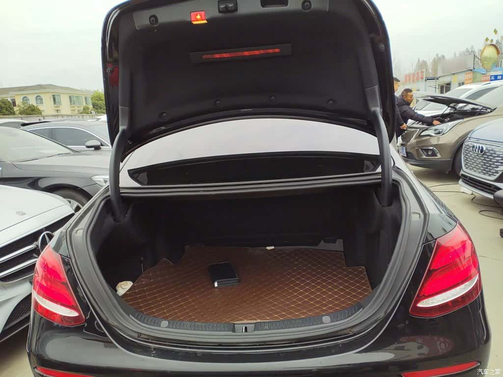 Mercedes-Benz E-Class, 2020 18