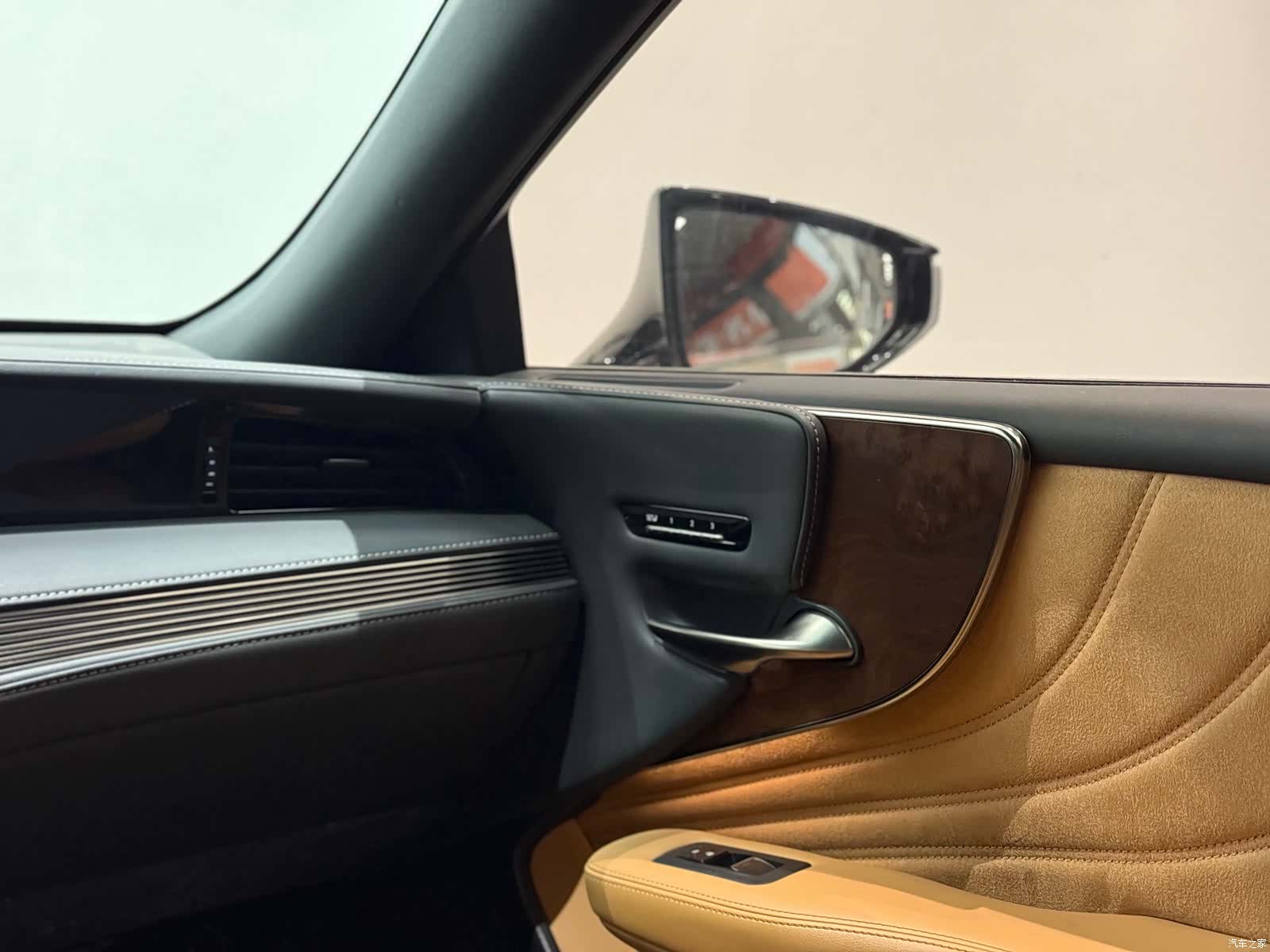 Lexus LS, 2022 13