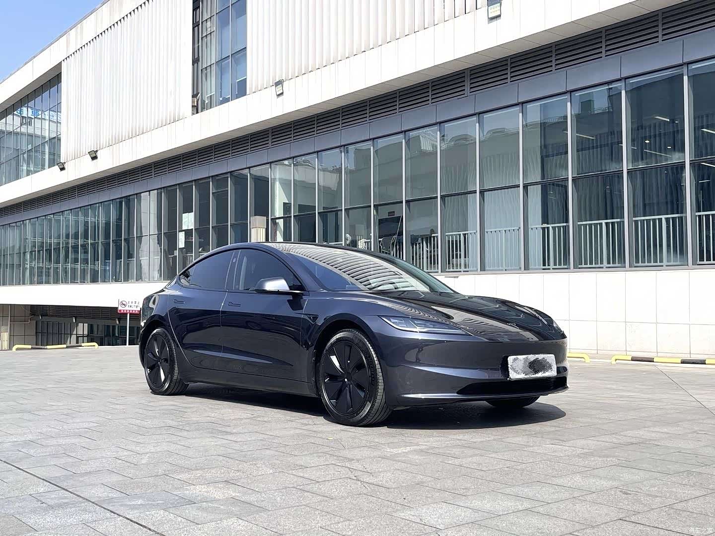Tesla Model 3, 2024 3