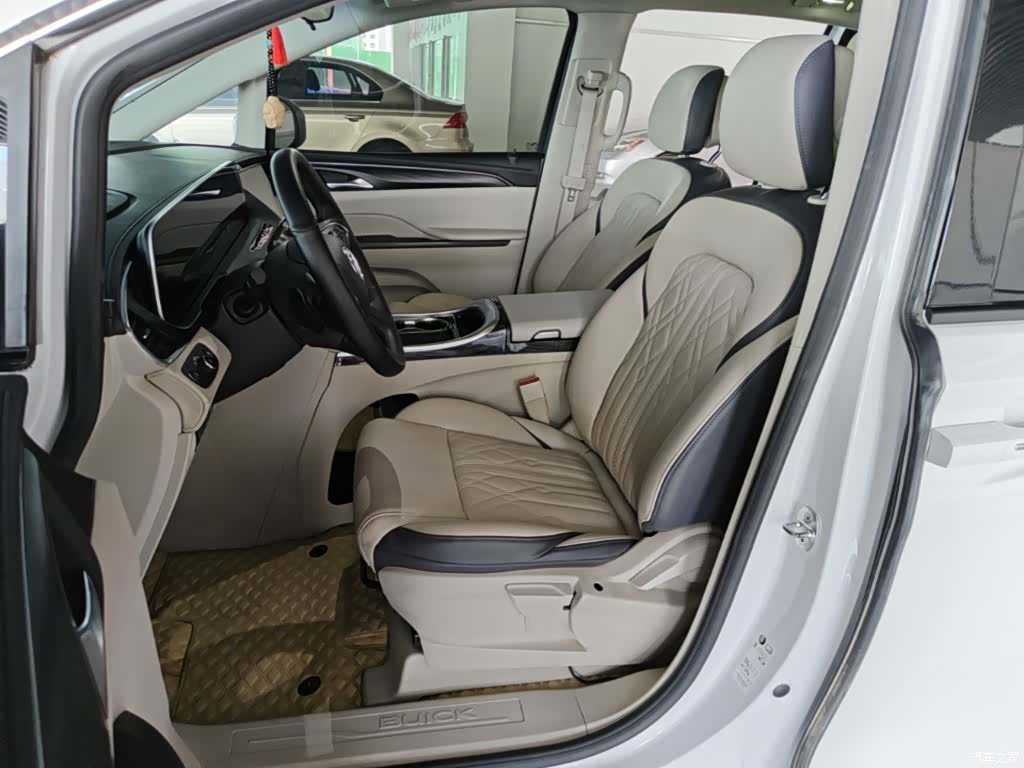 Buick GL8, 2023 10