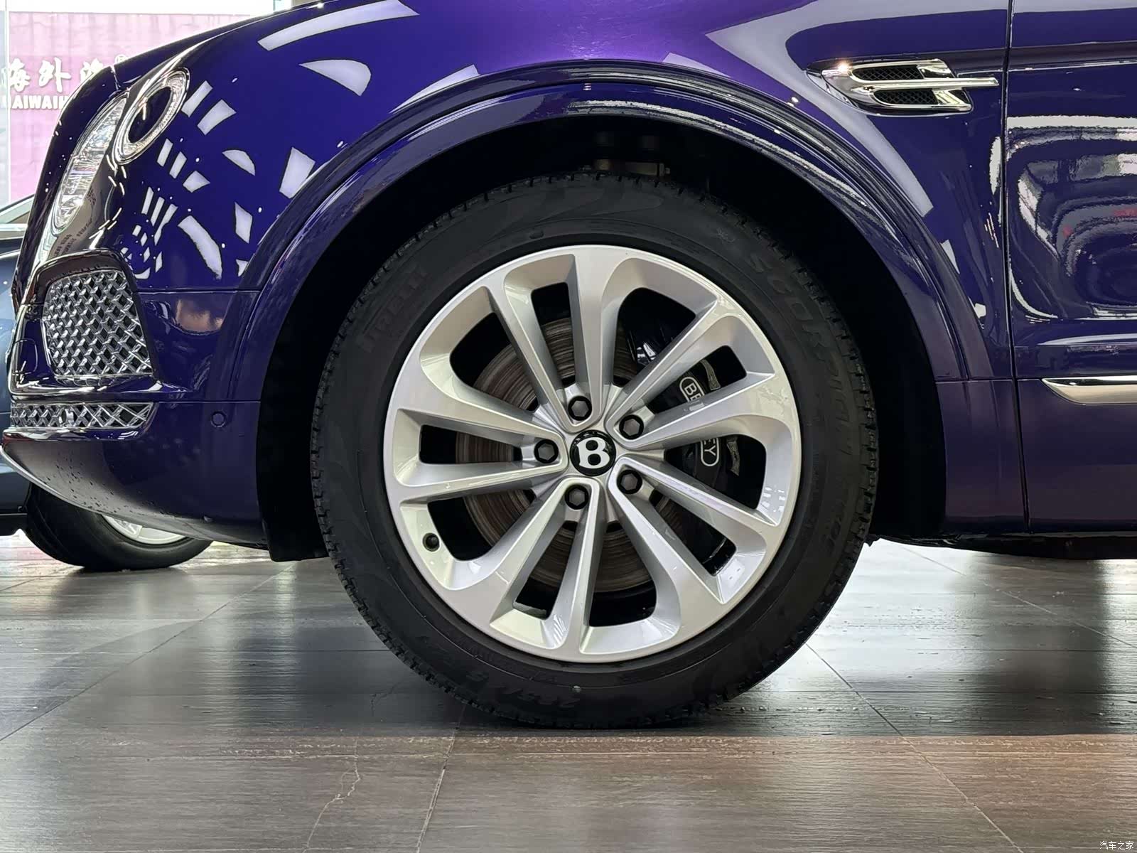 Bentley Bentayga, 2018 18