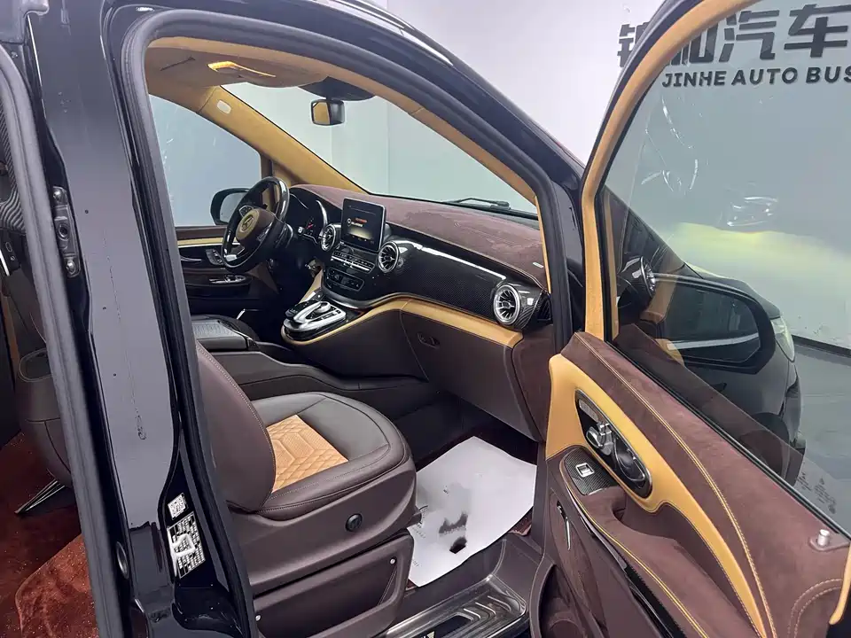 Mercedes-Benz V-class