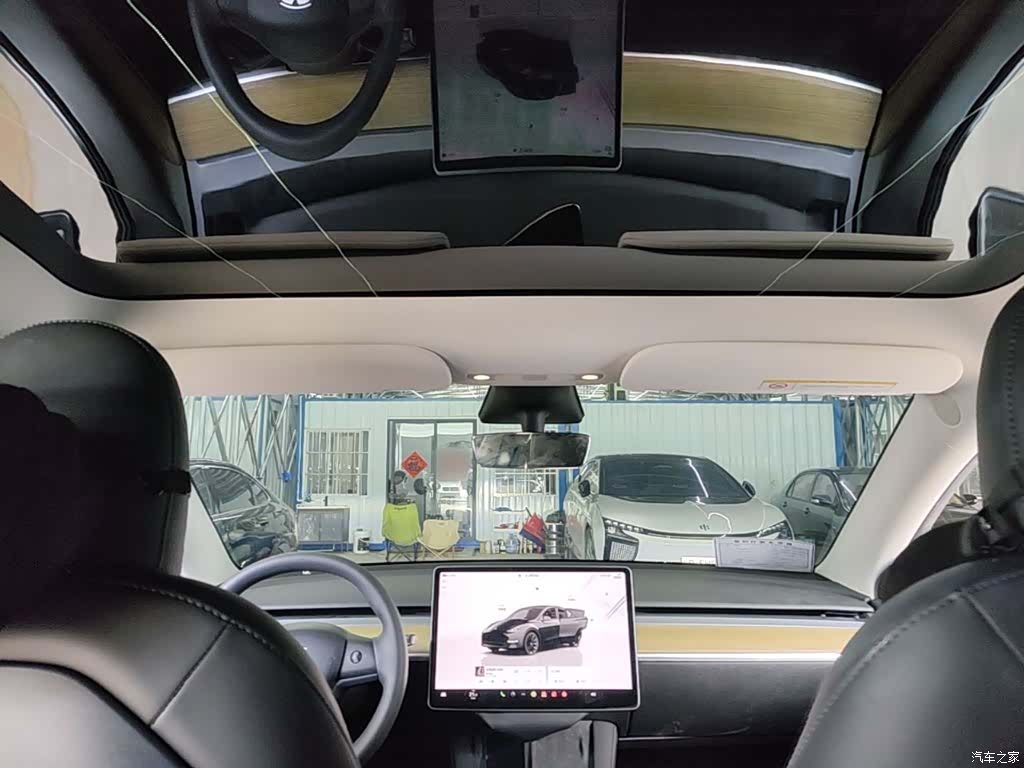 Tesla Model Y, 2023 14