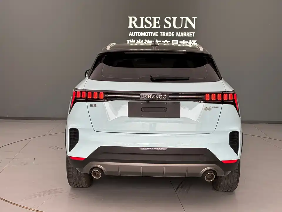 Lynk & Co 06 EM-P