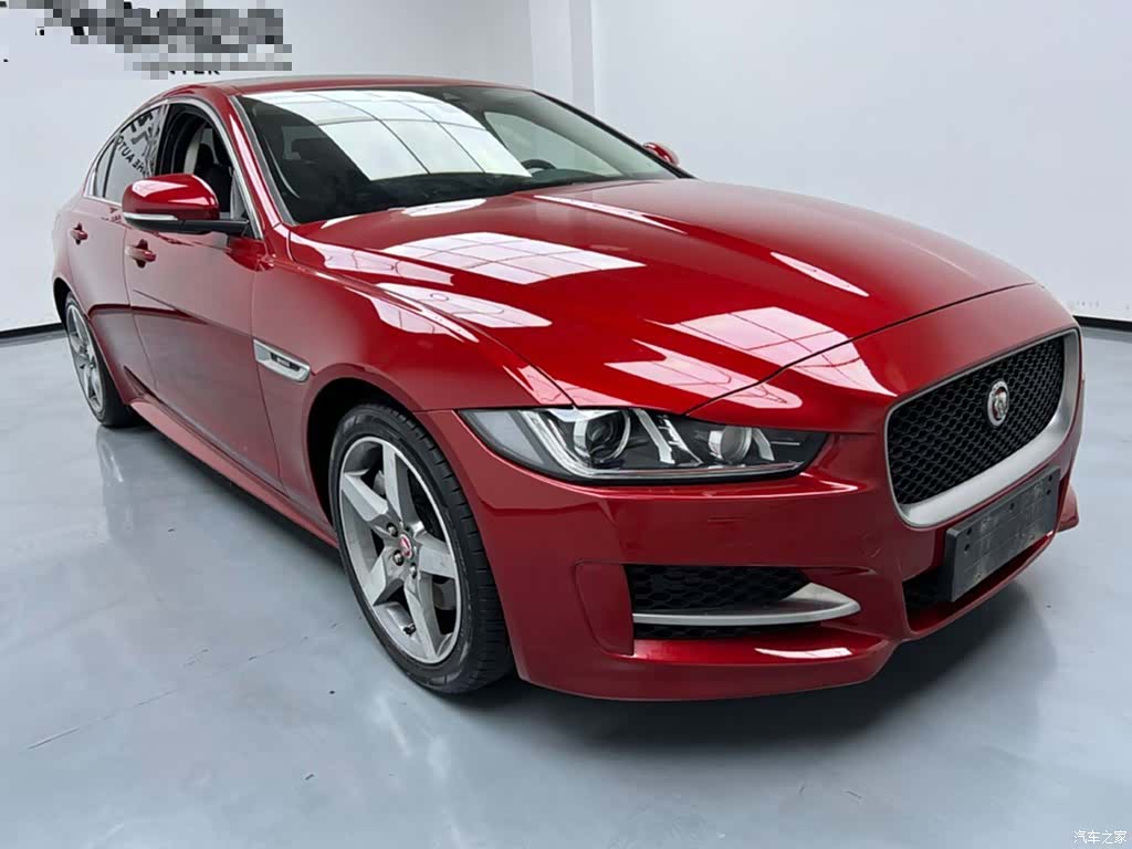 Jaguar XE, 2017 3