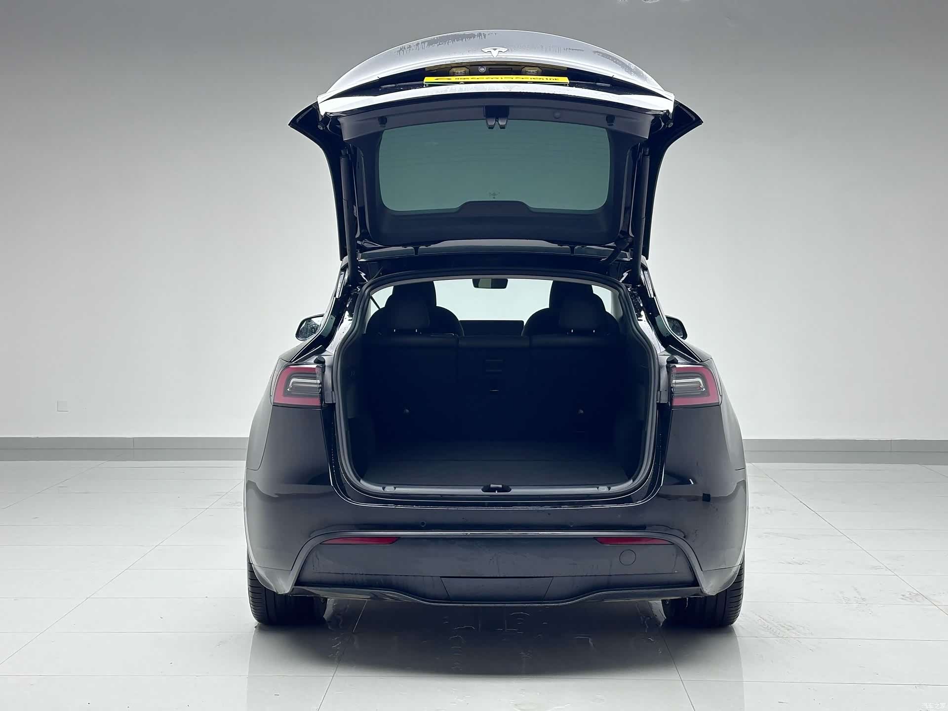 Tesla Model Y, 2022 17