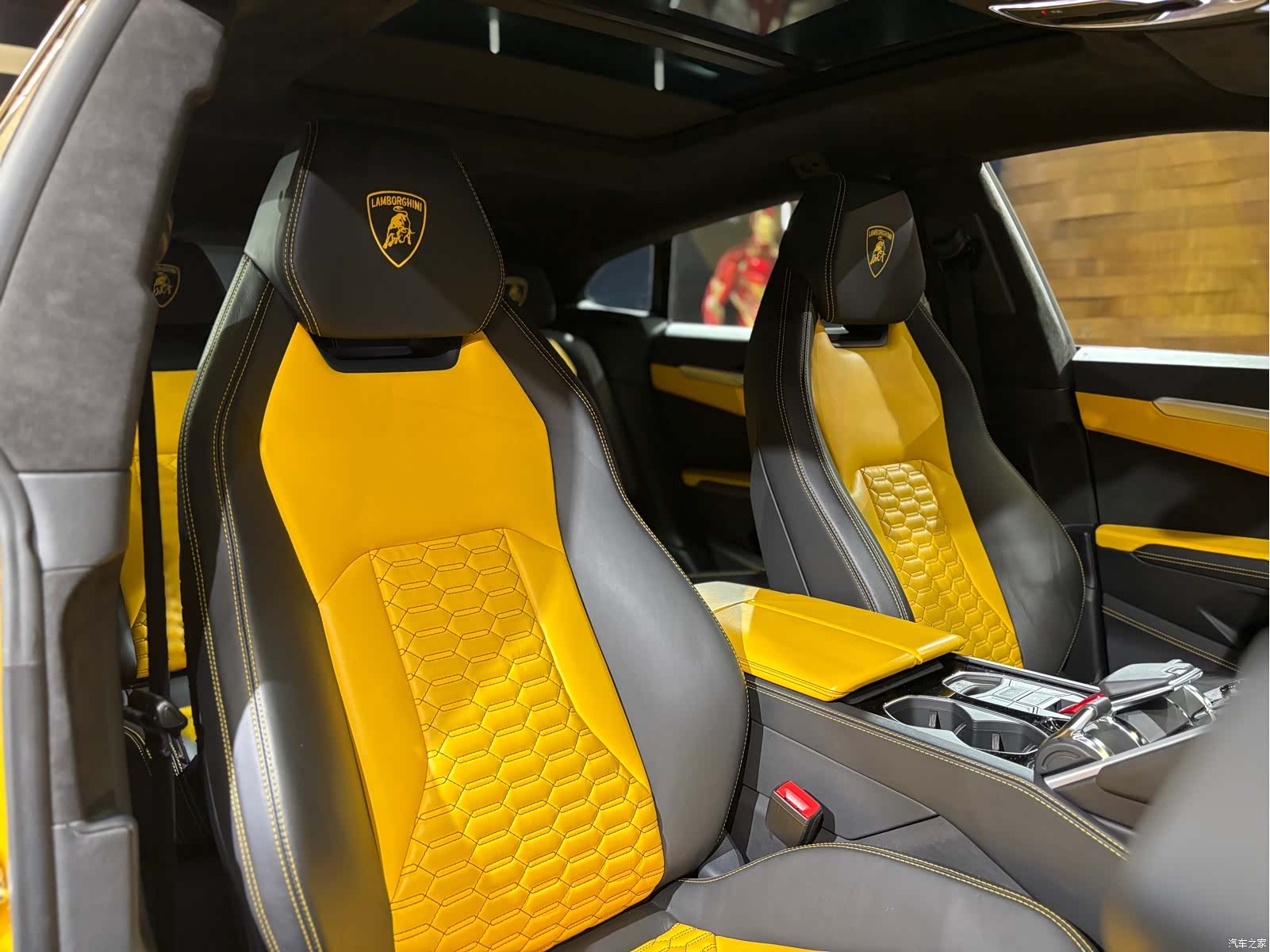 Lamborghini Urus, 2019 19