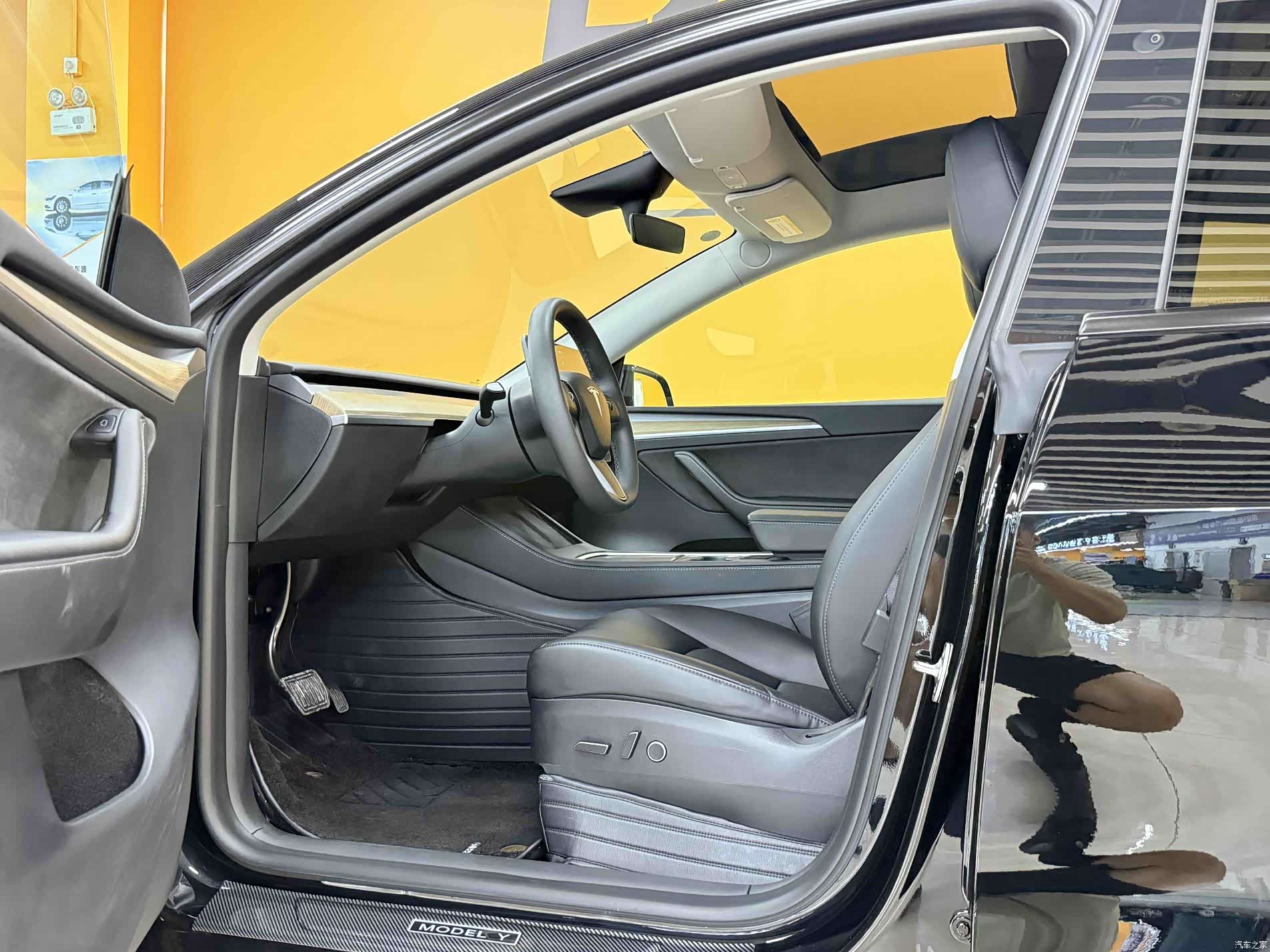 Tesla Model Y, 2023 все фото