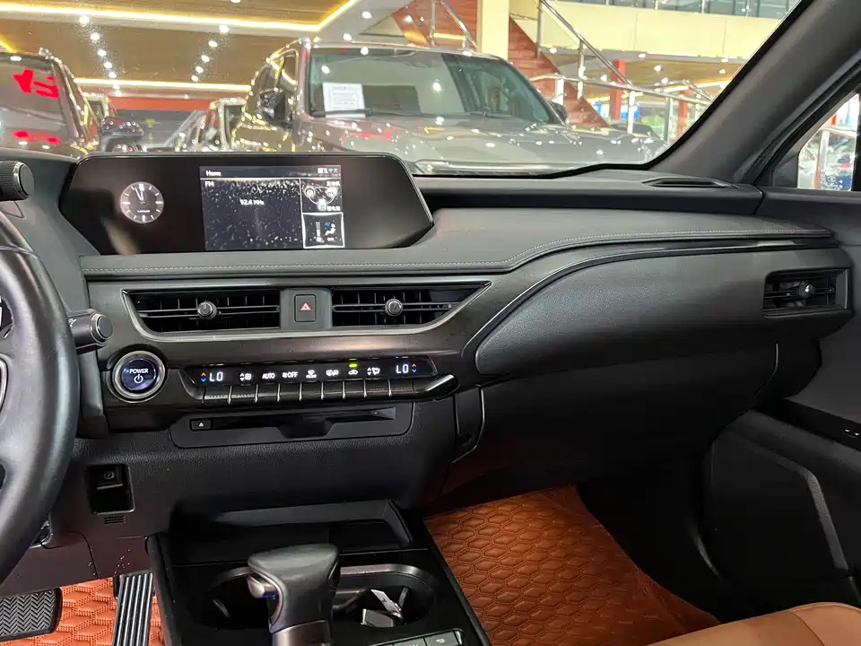Lexus UX Lexus UX