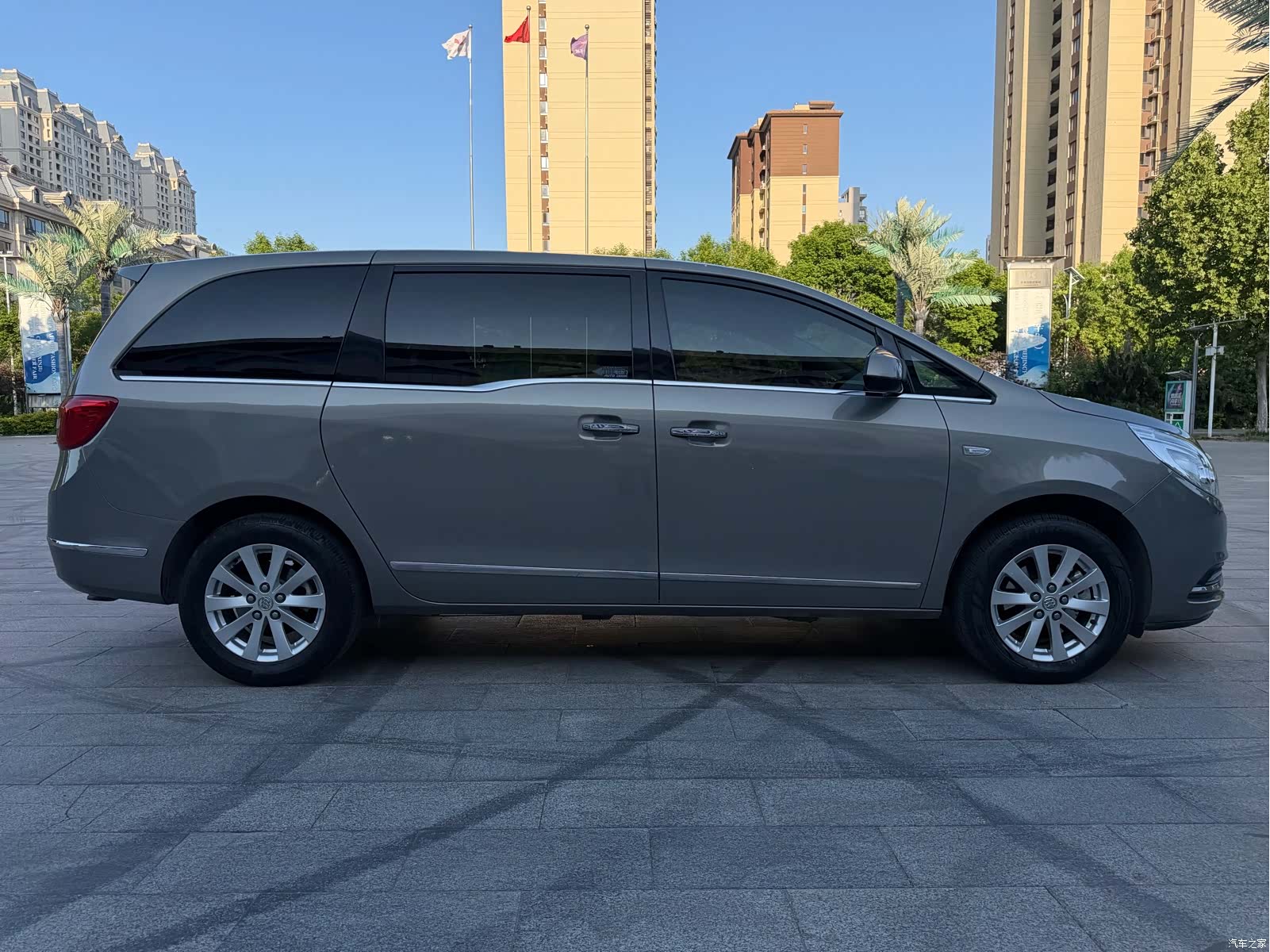 Buick GL8, 2019 6