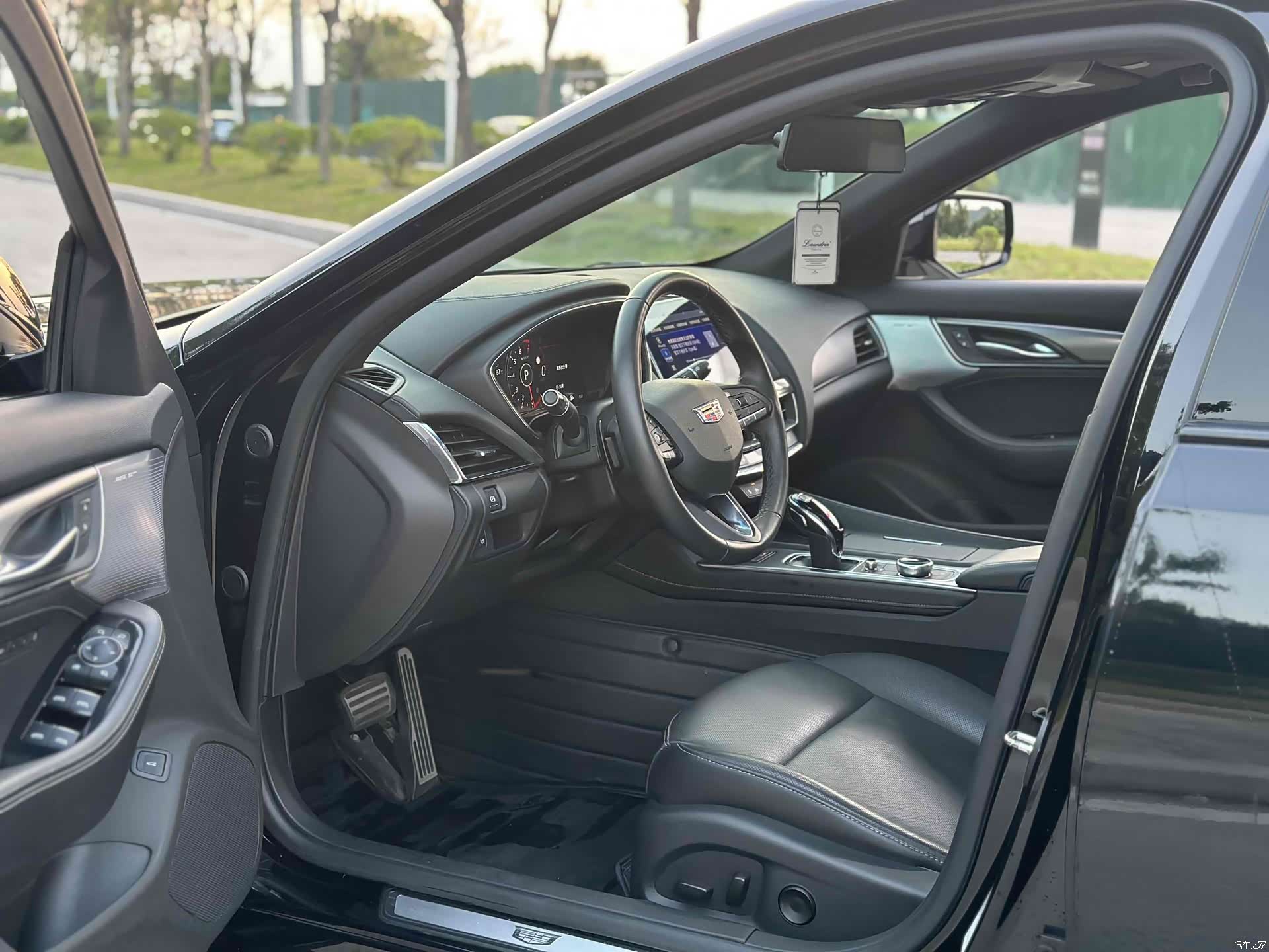 Cadillac CT5, 2022 11