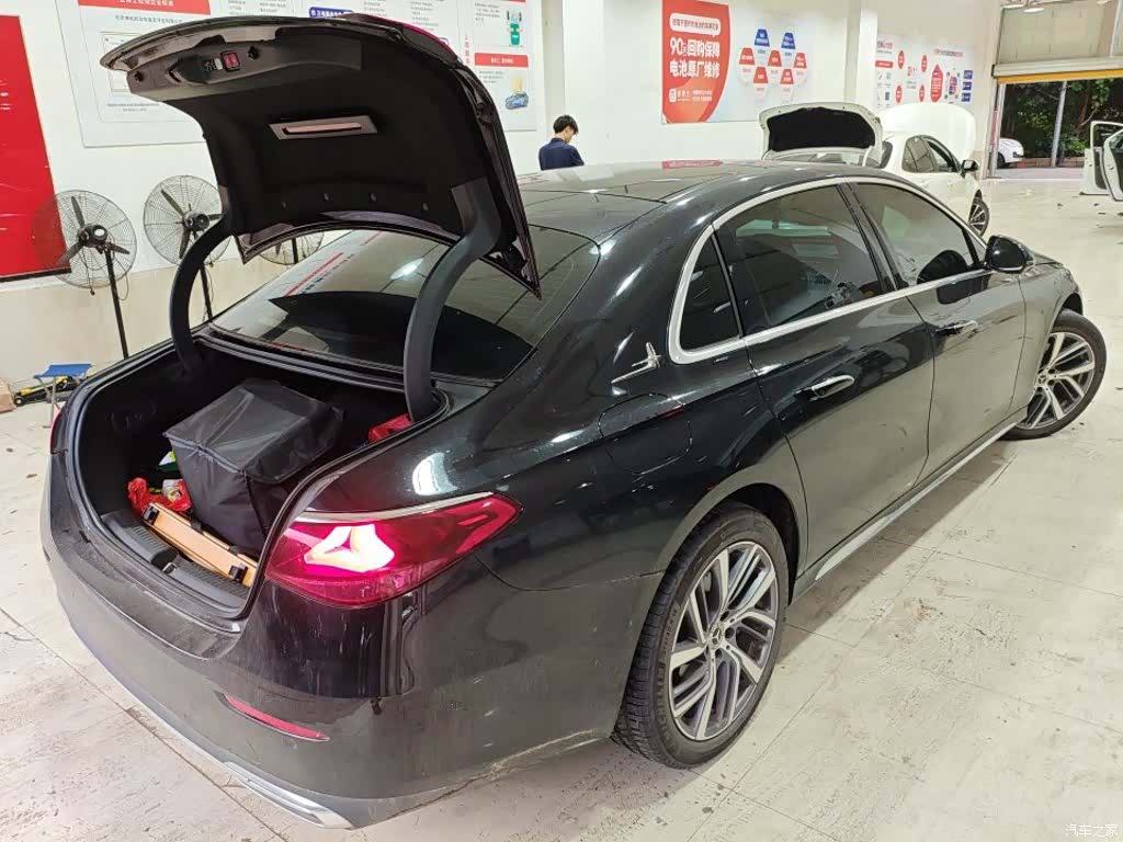 Mercedes-Benz E-Class, 2025 3