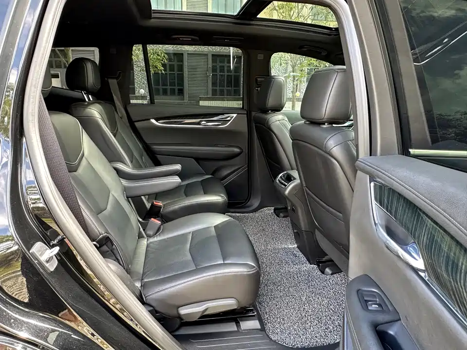 Cadillac XT6
