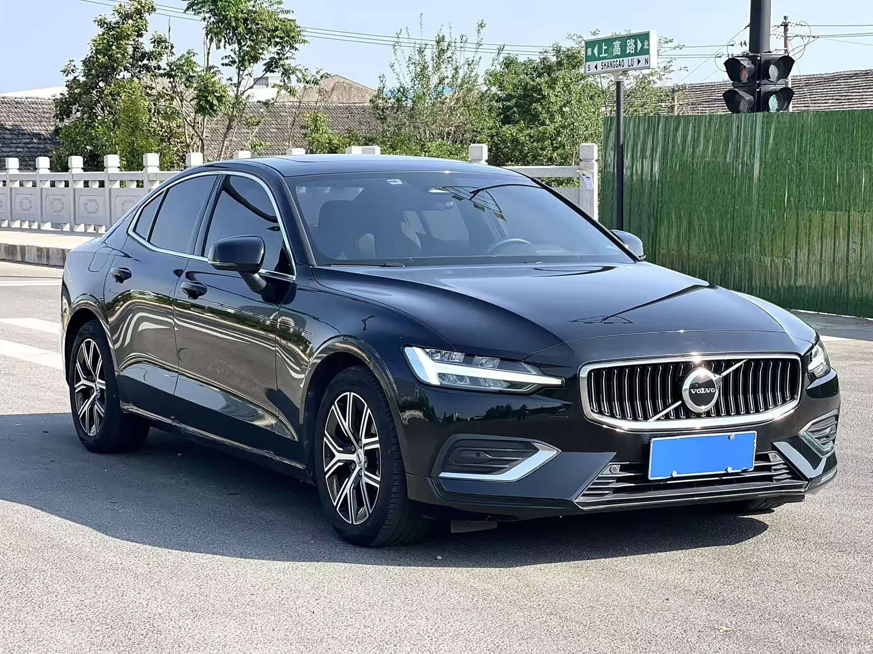 Volvo S60, 2022 3